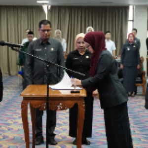 Sekdaprov Lampung Lantik Pejabat Administrator dan Pengawas di Lingkungan Pemprov Lampung
