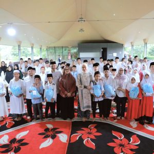Wagub Jihan Nurlela Safari Ramadan dan Buka Puasa Bersama Anak-Anak Panti Asuhan di Agropark PKK Lampung Selatan