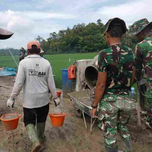 Progres Rabat Beton TMMD ke-127 Kodim 0421/LS Capai 54 Persen