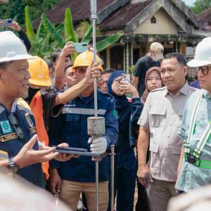 Lanjutkan Perbaikan Jalan Provinsi di Lampung Timur Tahun 2026, Pemprov Lampung Lakukan Groundbreaking Perbaikan di Ruas Jalan Jabung-SP Labuhan Maringgai Targetkan Kemantapan Jalan Provinsi Capai 97,82 persen